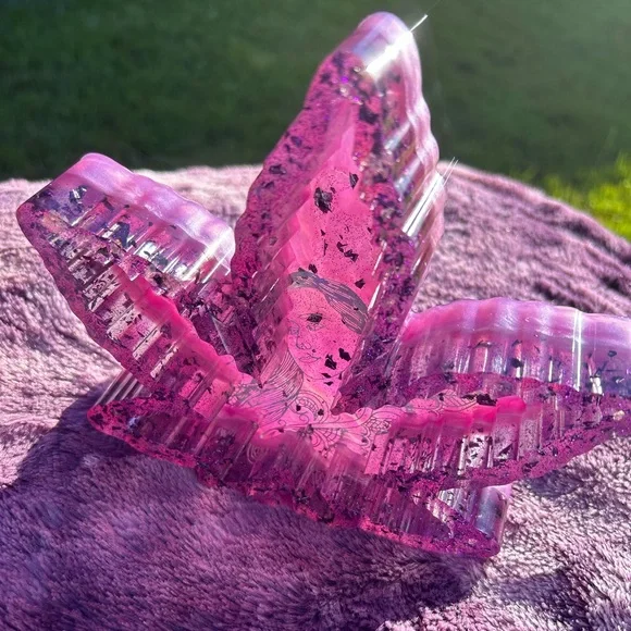 Lady Lilic Leaf Ashtray - Picture 4 of 6